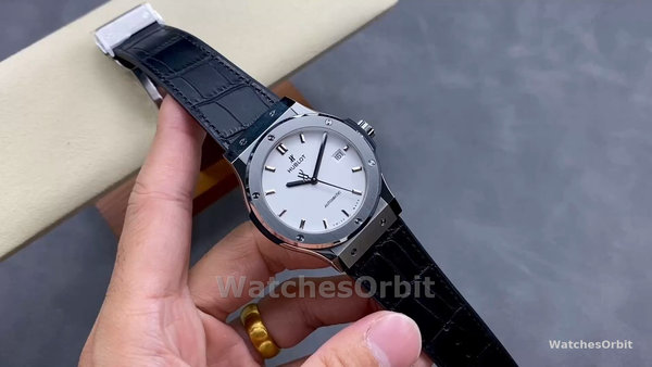 Replique Hommes Hublot Classic Fusion Automatic Stainless Steel 511.NX.2611.LR White
