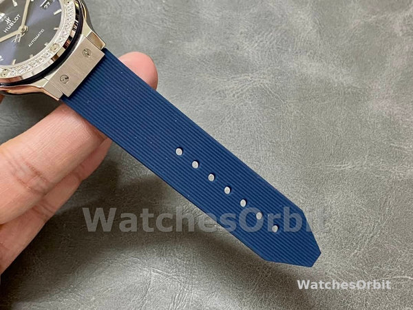 565.NX.7170.RX.1204 Hublot Classic Fusion Titanium Blue Diamonds
