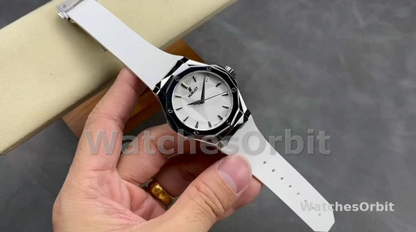 Men's Hublot Classic Fusion-550.NS.2200.RW.ORL20, 40mm White