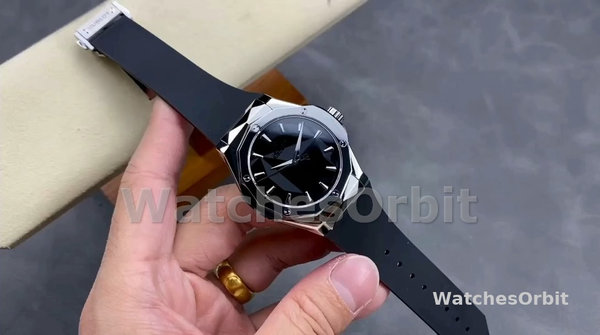 Hublot Classic Fusion 550.NS.2200.RW.ORL20 40 mm