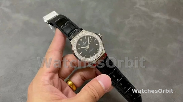 Replica Hublot Classic Fusion 38 mm in titanio e ceramica - 565.NX.1470.LR.1204 Nero