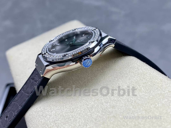 Hublot Classic Fusion 581.NX.7071.LR.1104 33mm Grey Lady Replica Watch