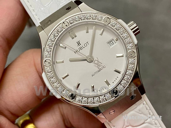 Hublot Classic Fusion Automatic 542.NE.2010.LR.1204