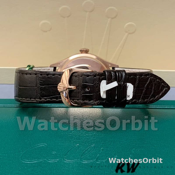 Replica Rolex Cellini Date 39mm Heren-50515-Rose Gold-Silver Guilloche Index Dial Zilver