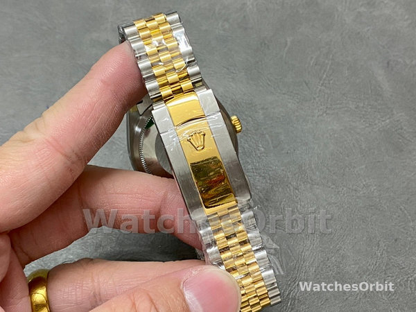 Rolex Datejust 126233 Champagne Diamond Dial Fluted Bezel 36MM Unisex Replica Watch