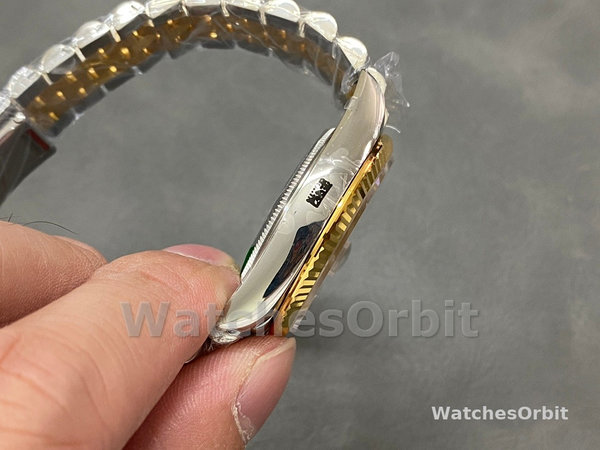 Unisexs Rolex Datejust 36mm Unisex-126233-Champagne Jubilee Dial-Fluted Bezel Champagne Replica Image