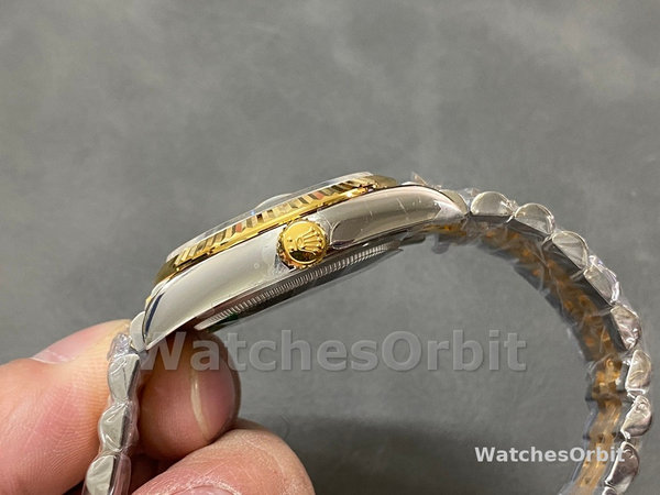 Unisexs Rolex Datejust 36mm Unisex-126233-Champagne Jubilee Dial-Fluted Bezel Champagne Replica Image