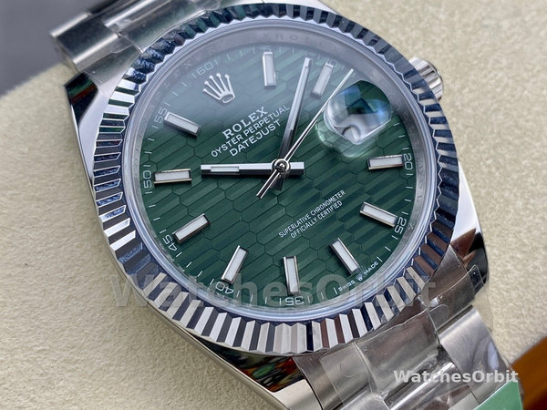 Replica Rolex Datejust 41mm Heren-126334 0029-Gegolfde ring-Groene wijzerplaat met motief Groen