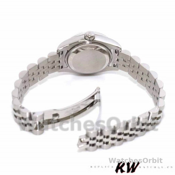 Replique Rolex Datejust-179174, 26mm, cadran blanc nacre, lunette cannelée, Lady MOP pour femme