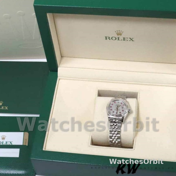 Replique Rolex Datejust-179174, 26mm, cadran blanc nacre, lunette cannelée, Lady MOP pour femme