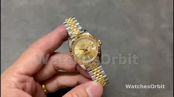 Replique Rolex Datejust-279173, 28mm, cadran index champagne, lunette cannelée, Lady Champagne pour femme