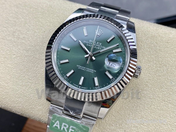 Replica Rolex Datejust 41 mm Uomo-m126334 0027-Ghiera scanalata-Dialetto verde Quadrante verde