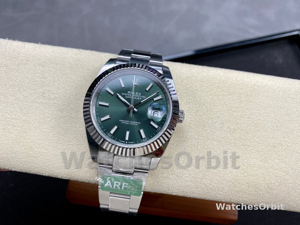 Replica Rolex Datejust 41 mm Uomo-m126334 0027-Ghiera scanalata-Dialetto verde Quadrante verde