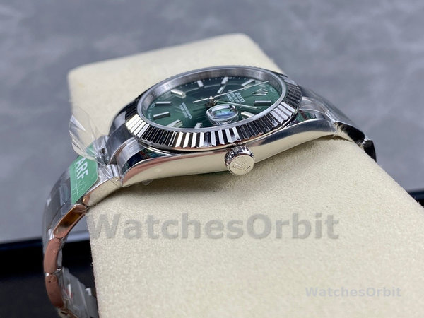 Replica Rolex Datejust 41 mm Uomo-m126334 0027-Ghiera scanalata-Dialetto verde Quadrante verde
