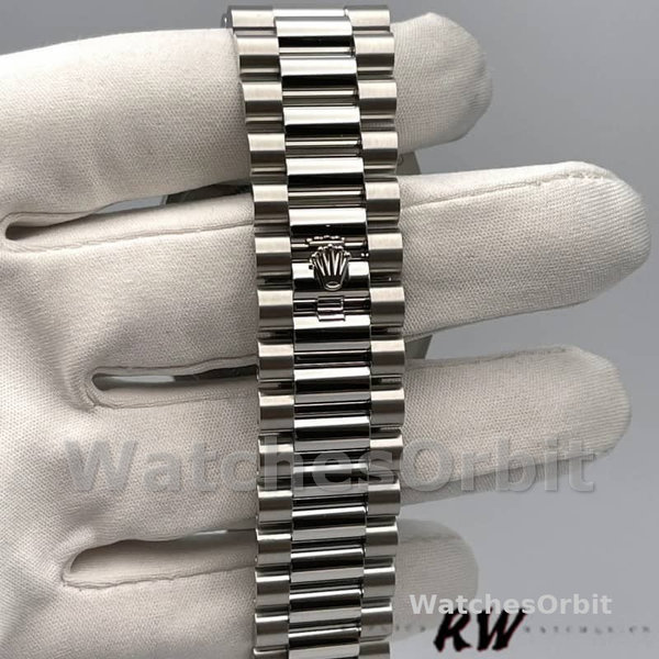 Replica Rolex Day-Date 36mm Unisex-118206-Ice Blue-Roman Numeral Dial Ijsblauw