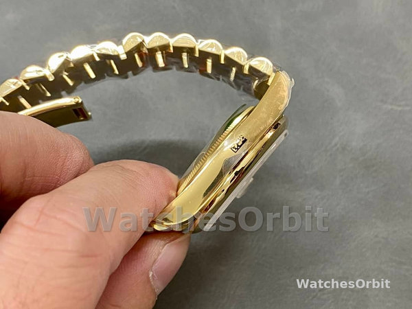 Replica Rolex Day-Date 36mm voor heren-118208 Geelgoud-Witte wijzerplaat-Roomcijfer Wit