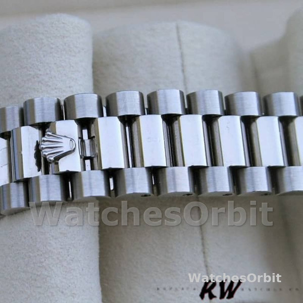 Replica Rolex Day-Date 36mm voor dames-118239-Kersrode wijzerplaat-Geflutste ring Kers