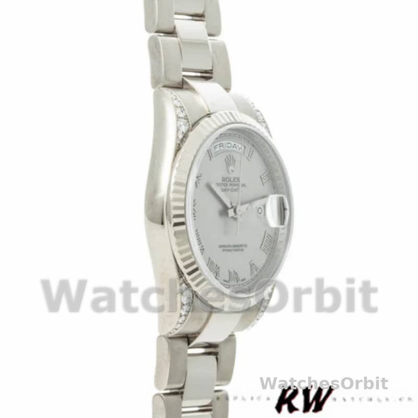 Replique Rolex Day-Date 36mm Unisex-118339-Or blanc Cadran blanc Lunette cannelée blanc<br />