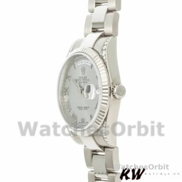 Replique Rolex Day-Date 36mm Unisex-118339-Or blanc Cadran blanc Lunette cannelée blanc<br />