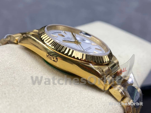 Replica Rolex Day-Date 36mm unisex-128238 Geribbelde lunette-Witte Romeinse wijzerplaat Wit