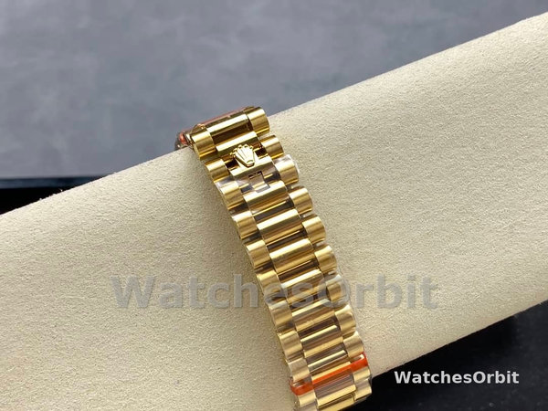 Replica Rolex Day-Date 36mm unisex-128238 Geribbelde lunette-Witte Romeinse wijzerplaat Wit