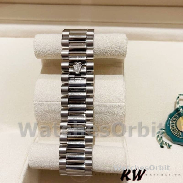Replica Rolex Day-Date 36mm Unisex-128239 0005-Wit Gold-Zilver Index Dial Zilver