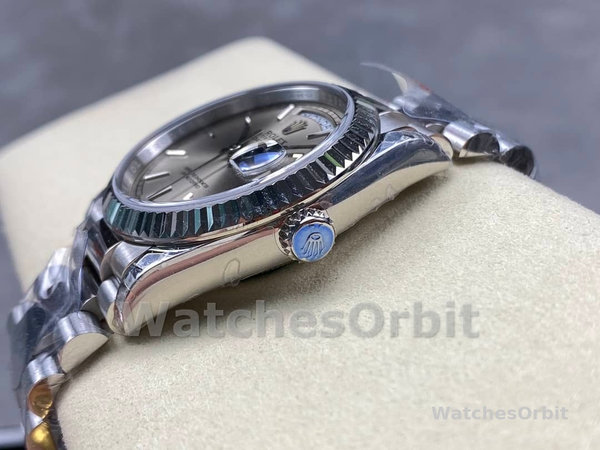 Replica Rolex Day-Date 36mm Unisex-128239 0005-Wit Gold-Zilver Index Dial Zilver