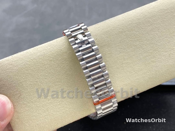 Replica Rolex Day-Date 36mm Unisex-128239 0005-Wit Gold-Zilver Index Dial Zilver
