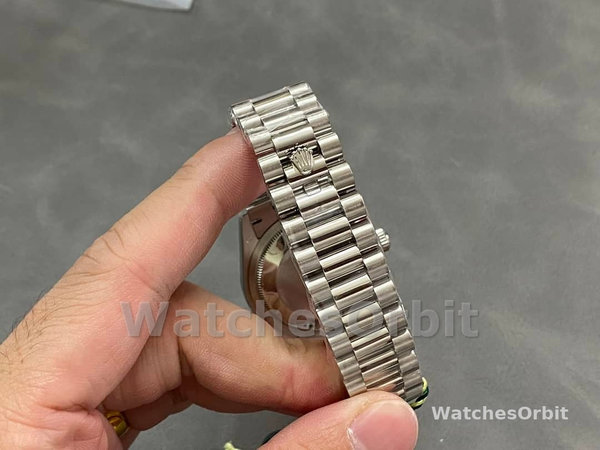 Replica Rolex Day-Date 36mm dames-128349RBR-Witte parelmoer wijzerplaat-Diamanten ring MOP