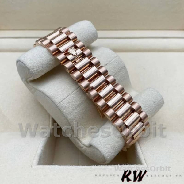Replica Heren Rolex Day-Date-218235, 41mm, Rose Goud, Zwarte Romeinse Cijfers Wijzerplaat