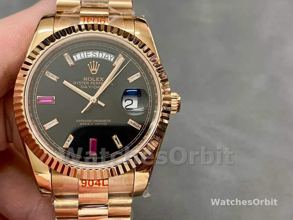 Replica Heren Rolex Day-Date-218235, 41mm, Rose Goud, Zwarte Wijzerplaat met Diamanten en Robijnen, Heren Zwart