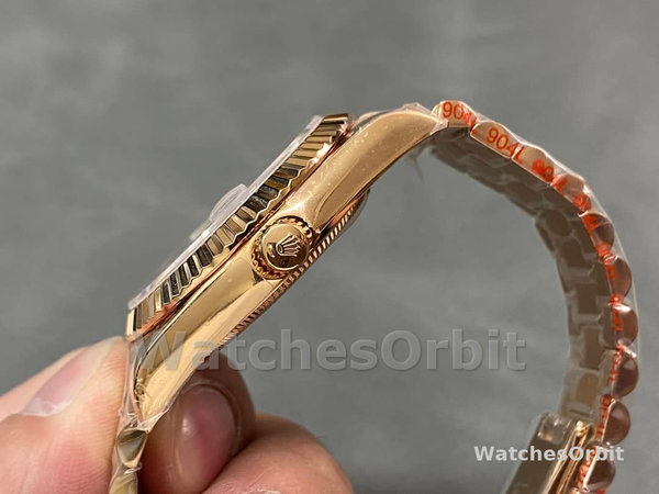 Replica Heren Rolex Day-Date-218235, 41mm, Rose Goud, Zwarte Wijzerplaat met Diamanten en Robijnen, Heren Zwart
