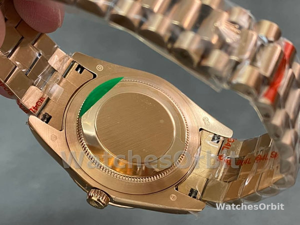 Replica Heren Rolex Day-Date-218235, 41mm, Rose Goud, Zwarte Wijzerplaat met Diamanten en Robijnen, Heren Zwart