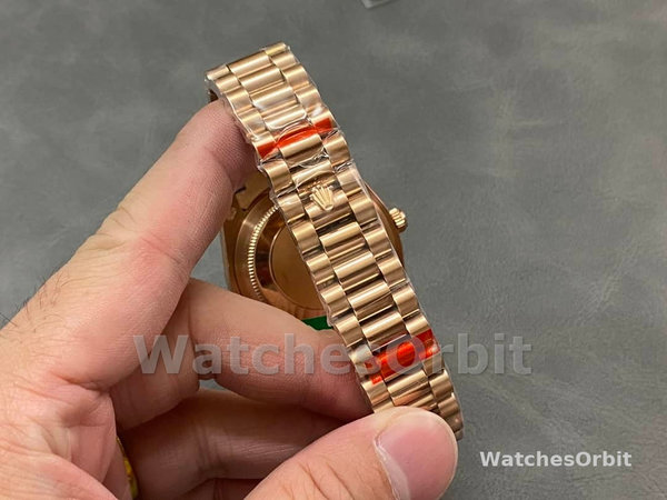 Replica Heren Rolex Day-Date-218235, 41mm, Rose Goud, Zwarte Wijzerplaat met Diamanten en Robijnen, Heren Zwart