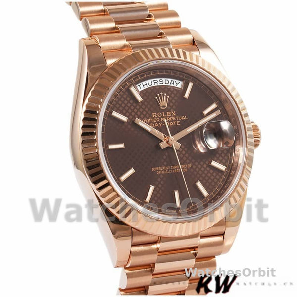 Replica Heren Rolex Day-Date-228235, 40mm, Chocoladebruine Diagonaalmotief wijzerplaat, Geribbelde lunette