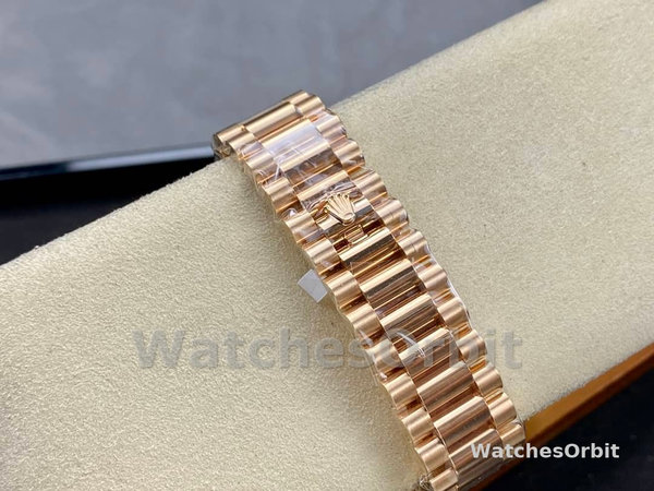Replica Heren Rolex Day-Date-228235, 40mm, Chocoladebruine wijzerplaat, geribbelde lunette