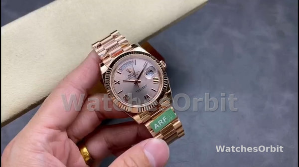 Replica Heren Rolex Day-Date-228235, 40mm, Sundust, Romeinse cijfer wijzerplaat, geribbelde ring, Heren Sundust