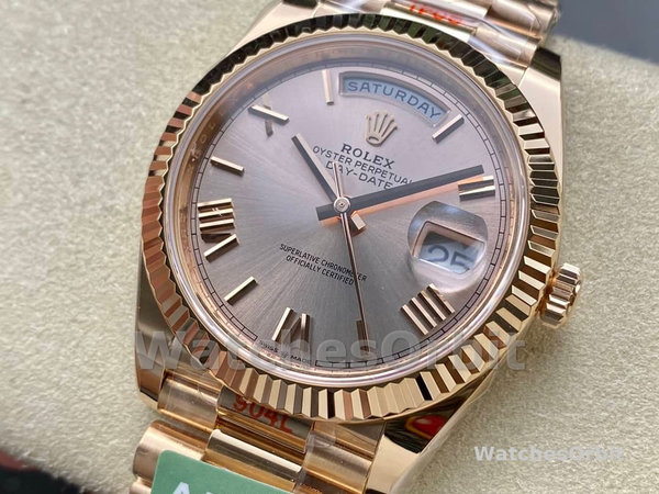 Replica Heren Rolex Day-Date-228235, 40mm, Sundust, Romeinse cijfer wijzerplaat, geribbelde ring, Heren Sundust