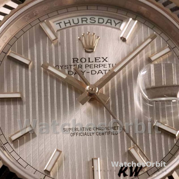 Replica Heren Rolex Day-Date-228235, 40mm, Sundust Stripe Motif Dial, Fluted Bezel, Heren Sundust<br />