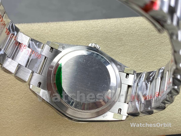 Replica Rolex Day-Date 40 mm Uomo-228236 0012-Ghiera scanalata-Dialetto blu ghiaccio Blu ghiaccio