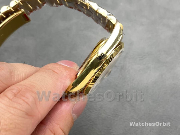 Replica Heren Rolex Day-Date-228238, 40mm, Romeinse wijzerplaat in champagne, geribbelde lunette