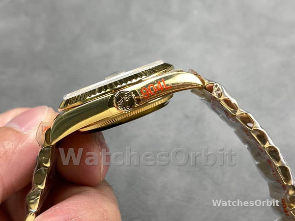 Replica Heren Rolex Day-Date-228238, 40mm, Romeinse wijzerplaat in champagne, geribbelde lunette
