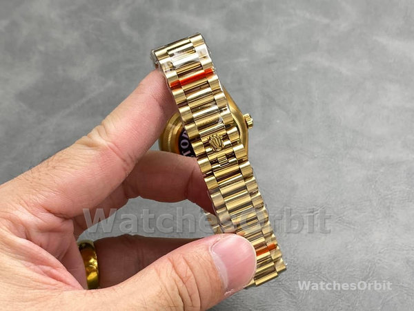 Replica Heren Rolex Day-Date-228238, 40mm, Romeinse wijzerplaat in champagne, geribbelde lunette
