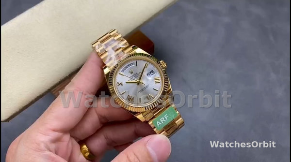 Replica Rolex Day-Date-228238 da uomo, 40 mm, quadrante romano argento, lunetta scanalata, Argento da uomo