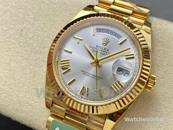 Replica Heren Rolex Day-Date-228238, 40mm, zilver Romeinse wijzerplaat, geribbelde lunette