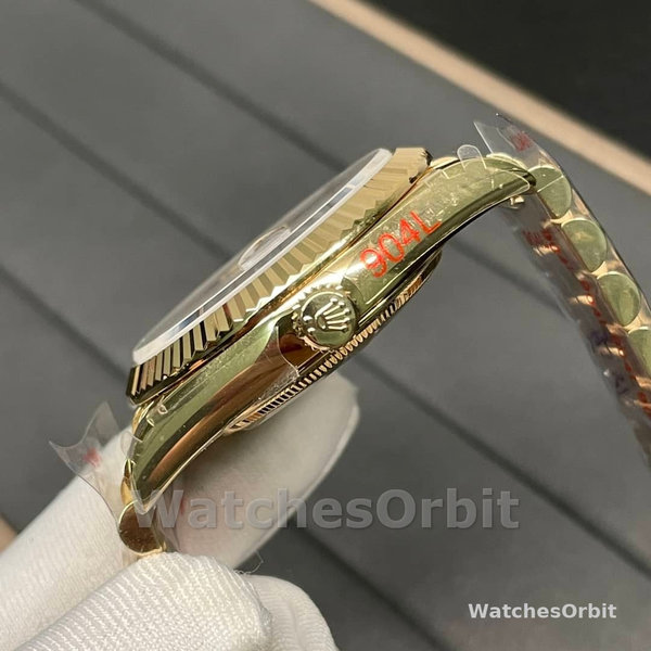 Replica Heren Rolex Day-Date-228238, 40mm, Witte Romeinse wijzerplaat, Geribbelde lunette