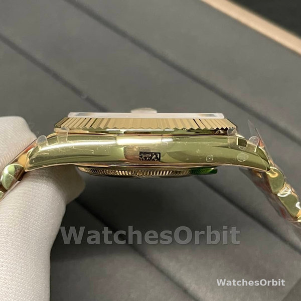 Replica Heren Rolex Day-Date-228238, 40mm, Witte Romeinse wijzerplaat, Geribbelde lunette