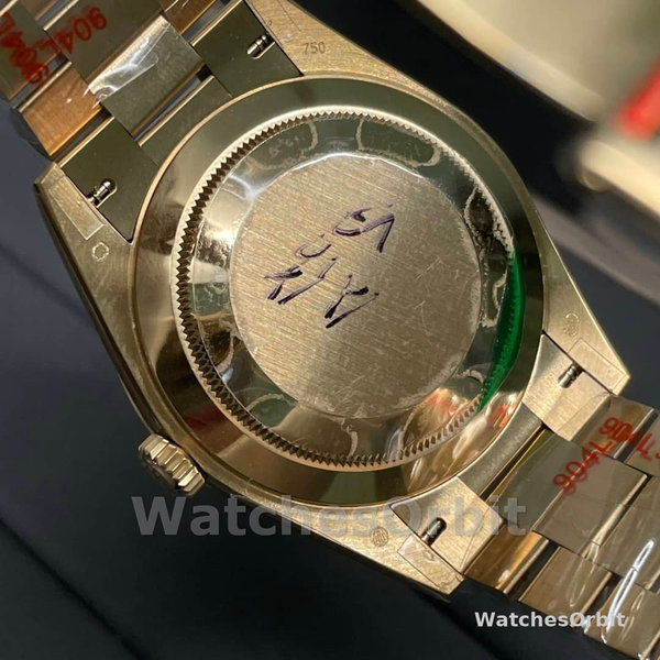 Replica Heren Rolex Day-Date-228238, 40mm, Witte Romeinse wijzerplaat, Geribbelde lunette