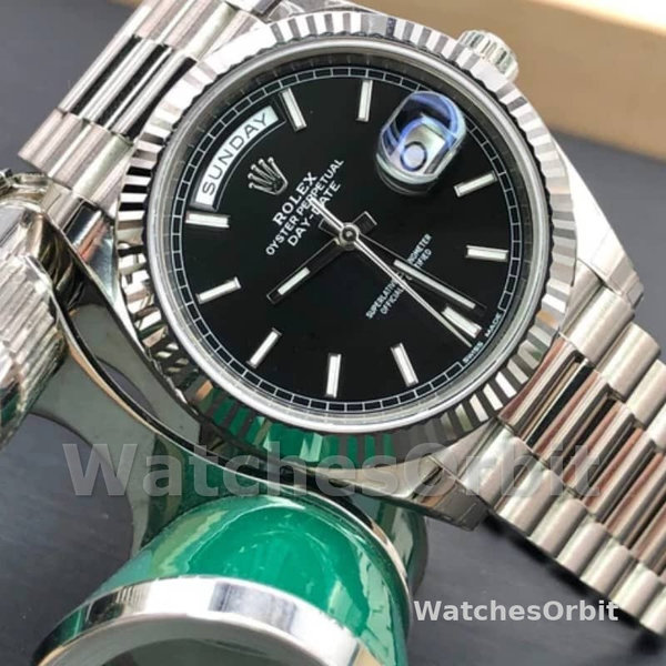 Replica Heren Rolex Day-Date-228239, 40 mm, zwarte index wijzerplaat, geribbelde lunette, heren zwart
