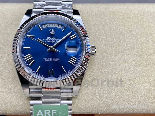 Replica Heren Rolex Day-Date-228239, 40mm, Blauwe Romeinse Wijzerplaat, Geribbelde Ring